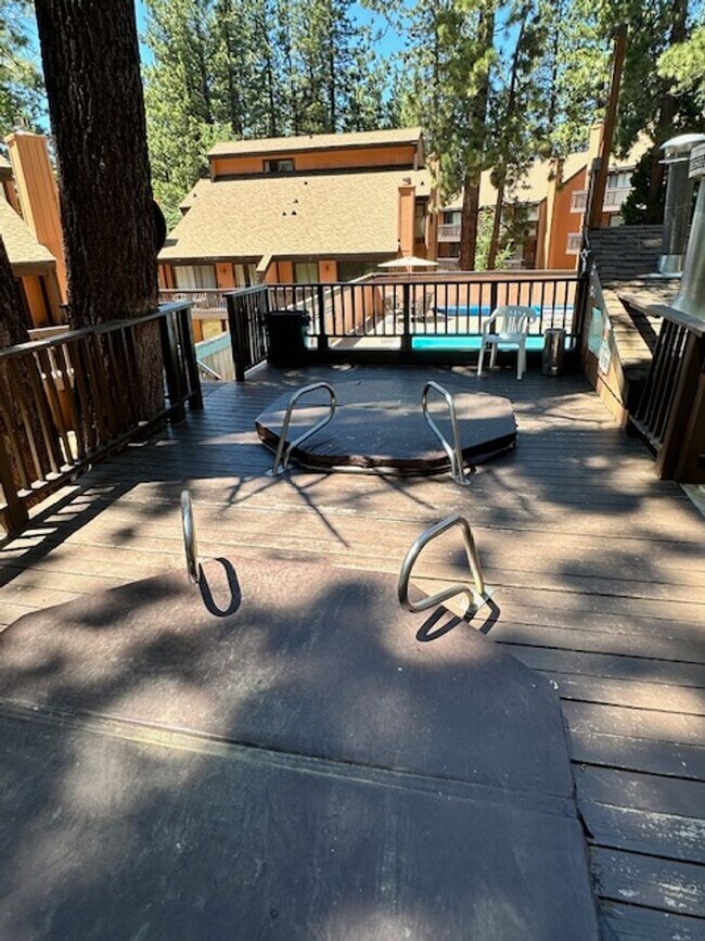 Building Photo - True Skier's Condo! Available for a Season...