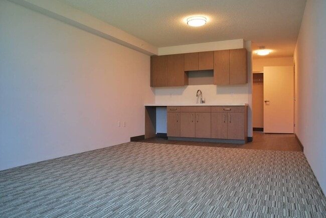 Primary Photo - 7000 Hawaii Kai Dr