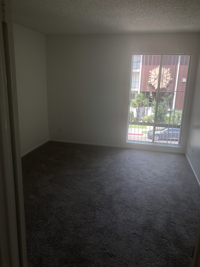 Building Photo - 340 Burchett St