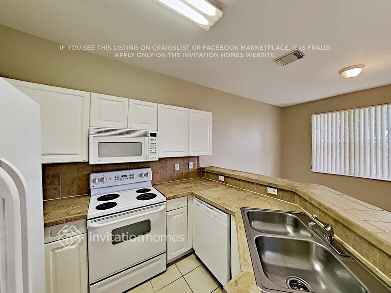 Building Photo - 12414 SW 125th Terrace