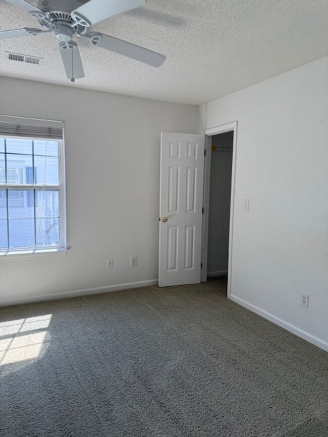 Building Photo - Pawleys Place