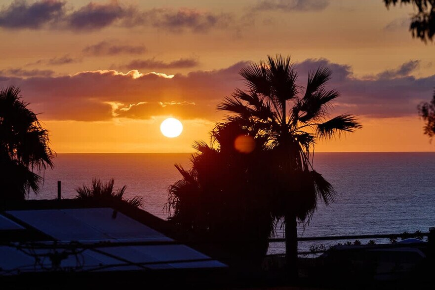 Building Photo - 2310 Edinburg Ave