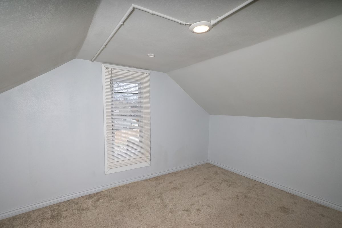 Building Photo - 6074 Tarnow St