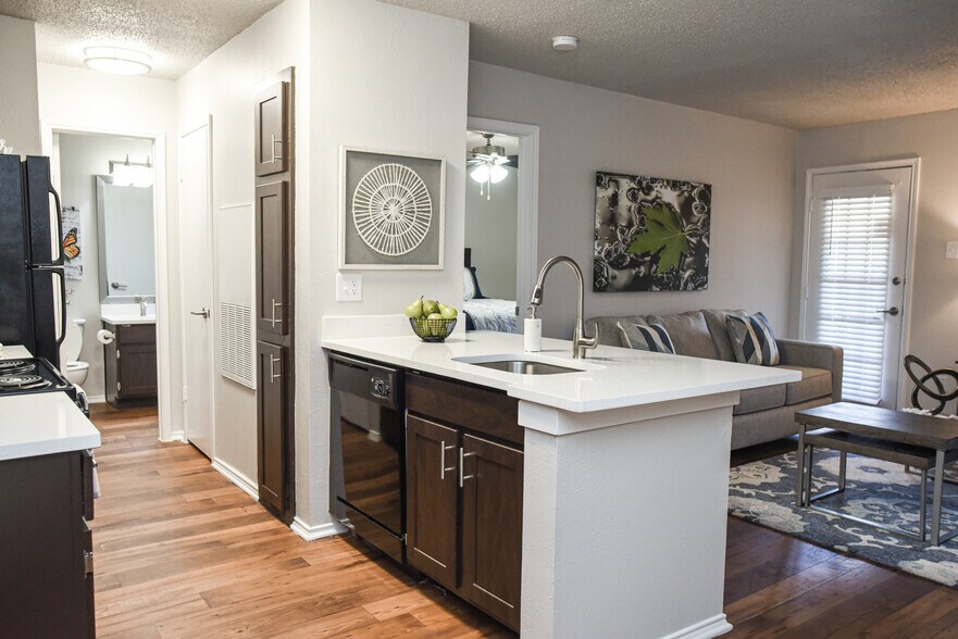 Town Creek 190 N Moore Rd Coppell TX 75019 Apartment Finder