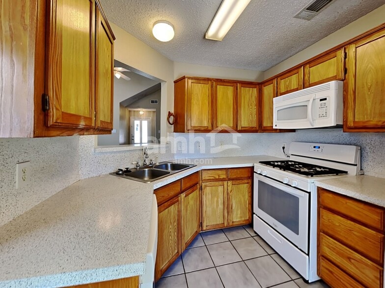 Building Photo - 3167 Lido Way