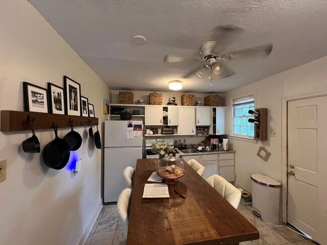 Building Photo - SOUTH DOWNS COTTAGE