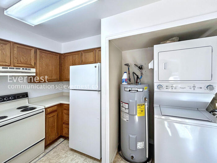 Building Photo - 3700 Iguana Dr