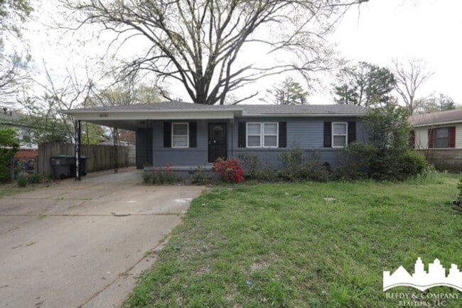 Building Photo - 3030 Bluffdale St