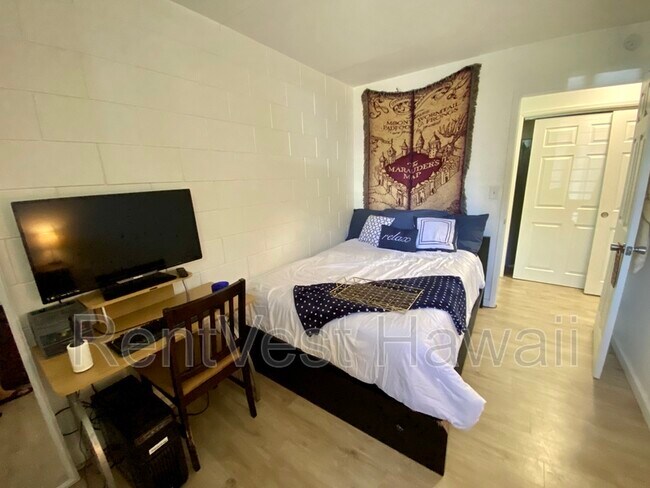 Building Photo - 95-021 Kuahelani Ave