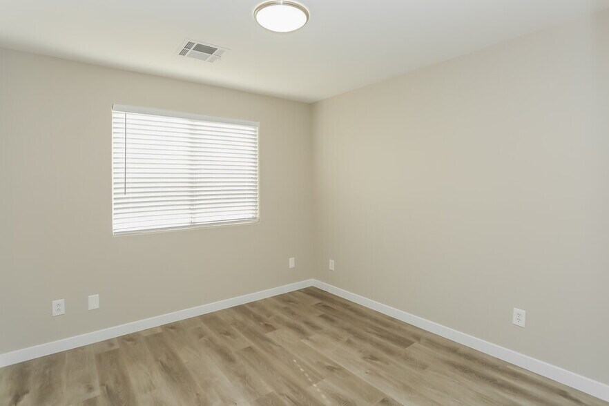 Building Photo - 8325 New Leaf Ave