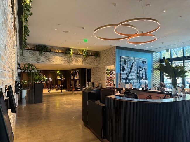 Building Photo - 398 NE 5th St