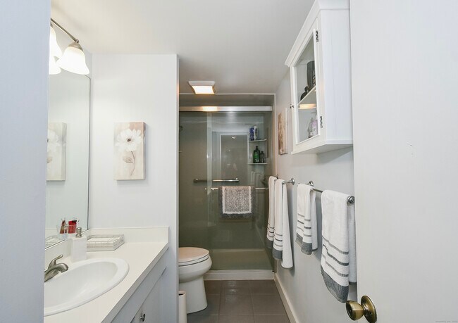 Building Photo - 37 Brookwood Dr