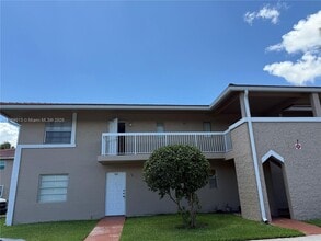Building Photo - 9906 Twin Lakes Dr