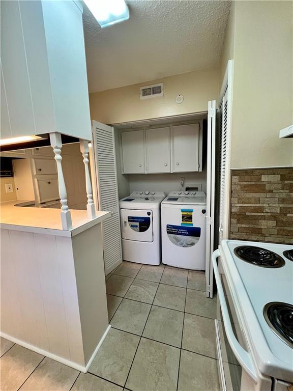 Building Photo - 3888 York Pl