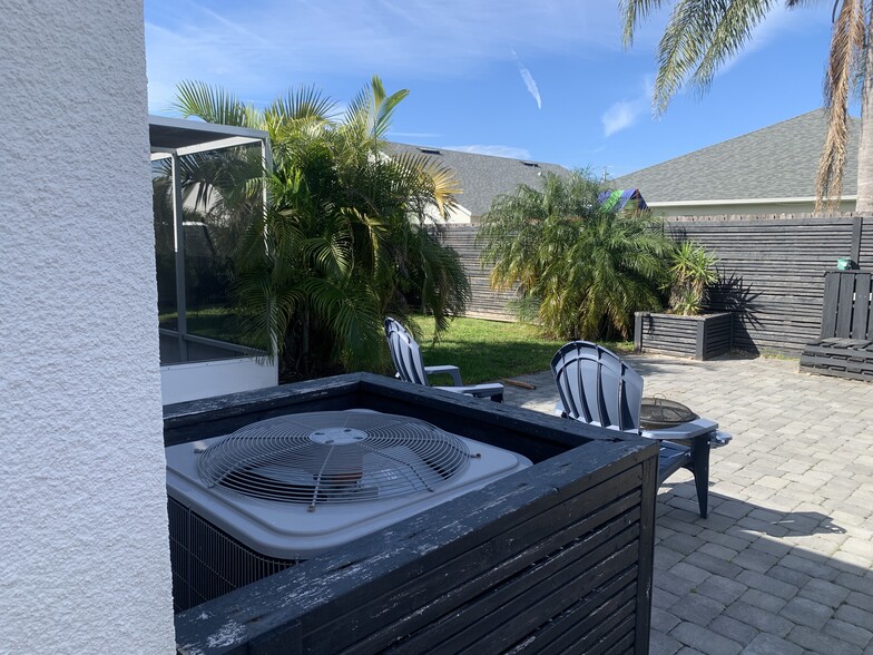 Building Photo - 2571 Ventura Cir