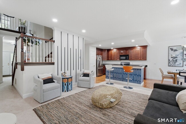 Building Photo - 7 Bridlewood
