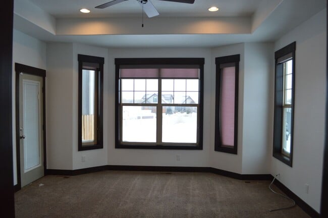 Building Photo - Stunning Westside Home
