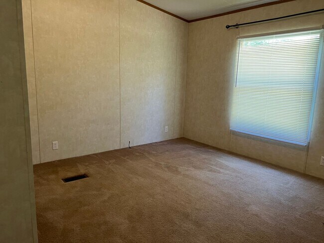 Building Photo - 4067 Gallemore Ln