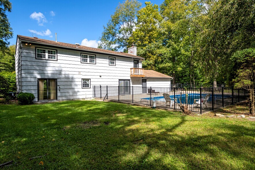 Backyard - 5 Beaver Brook Dr