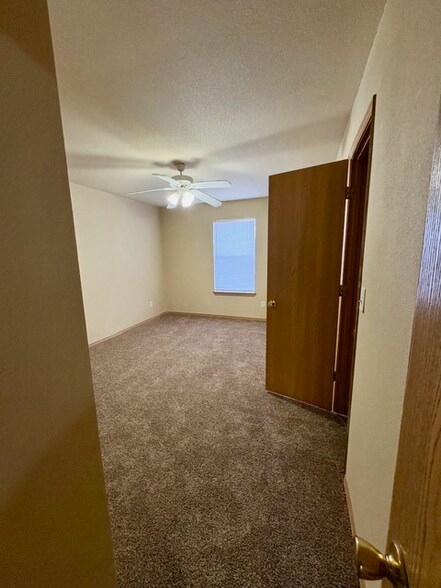 Building Photo - 786 Lariat St