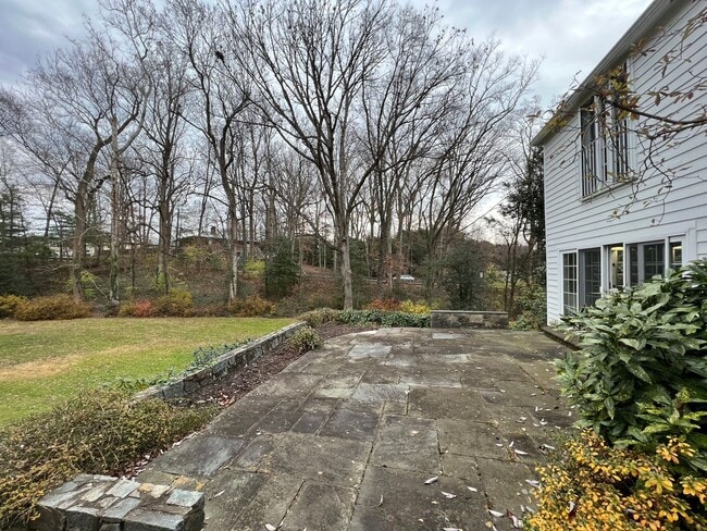 Building Photo - Cool Updated Historic 4/3.5 Farmhouse in Bethesda on Private, 1.5 Acre Lot