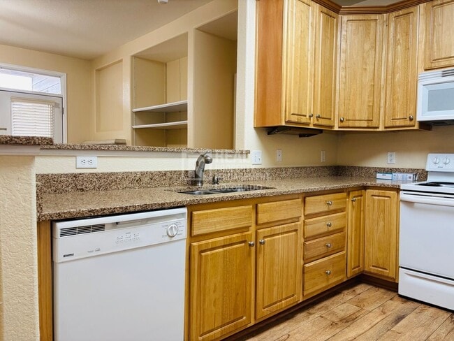 Building Photo - 10341 W Girton Dr