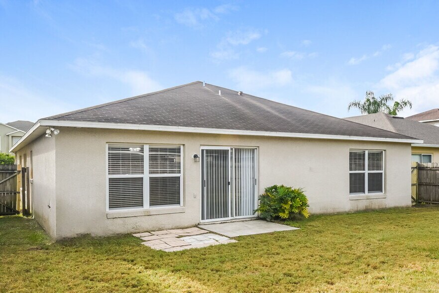 Building Photo - 3072 Natoma Way