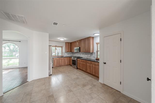 Building Photo - 4134 Woodland Ct