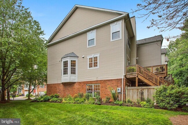 Building Photo - 1215 Wild Hawthorn Way