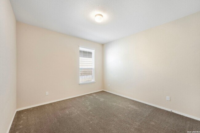 Building Photo - 8722 Buggy Ln