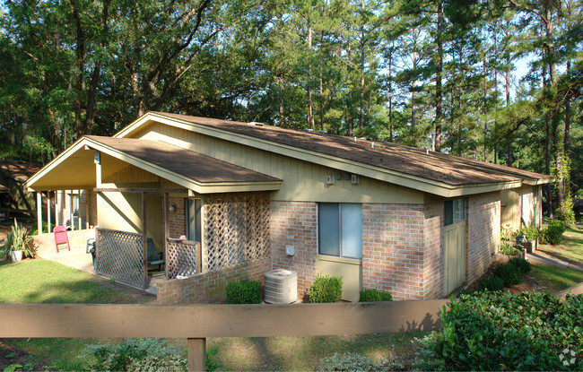 Building Photo - Miccosukee Hills Apartments