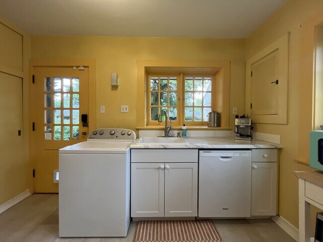 Building Photo - Charming Cottage Home with Timeless Character, Hardwood Floors, Flexible Living Spaces, and Expan...