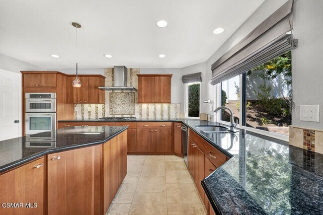 Building Photo - 852 Admiral Ct