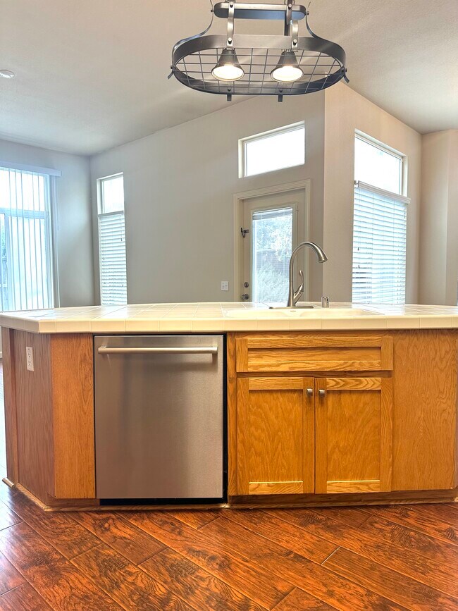 Building Photo - 238 Westbury Ln