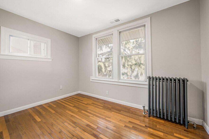 Building Photo - 3216 22nd St NE
