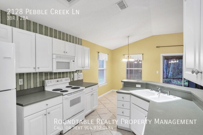 Building Photo - 2128 Pebble Creek Ln
