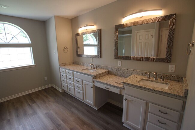 Building Photo - Coming Soon! - Beautiful 3 Bedroom, 2 Bath Home in Tyler! Gated Community!