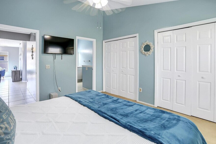 Building Photo - 4716 Windwood Dr