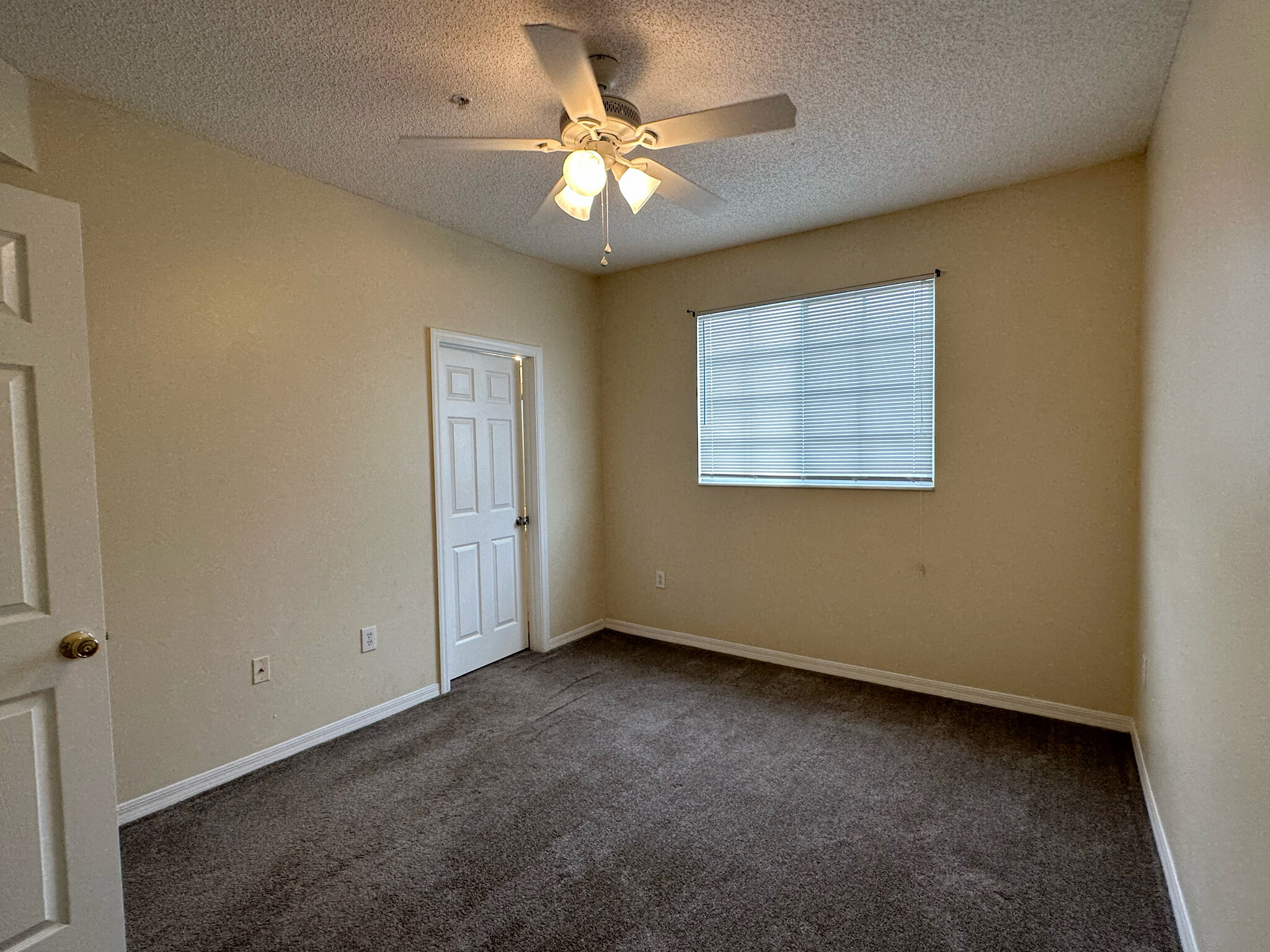 Primary Bedroom Suite - 5681 Bentgrass Dr