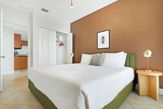 Building Photo - 225 179th Dr