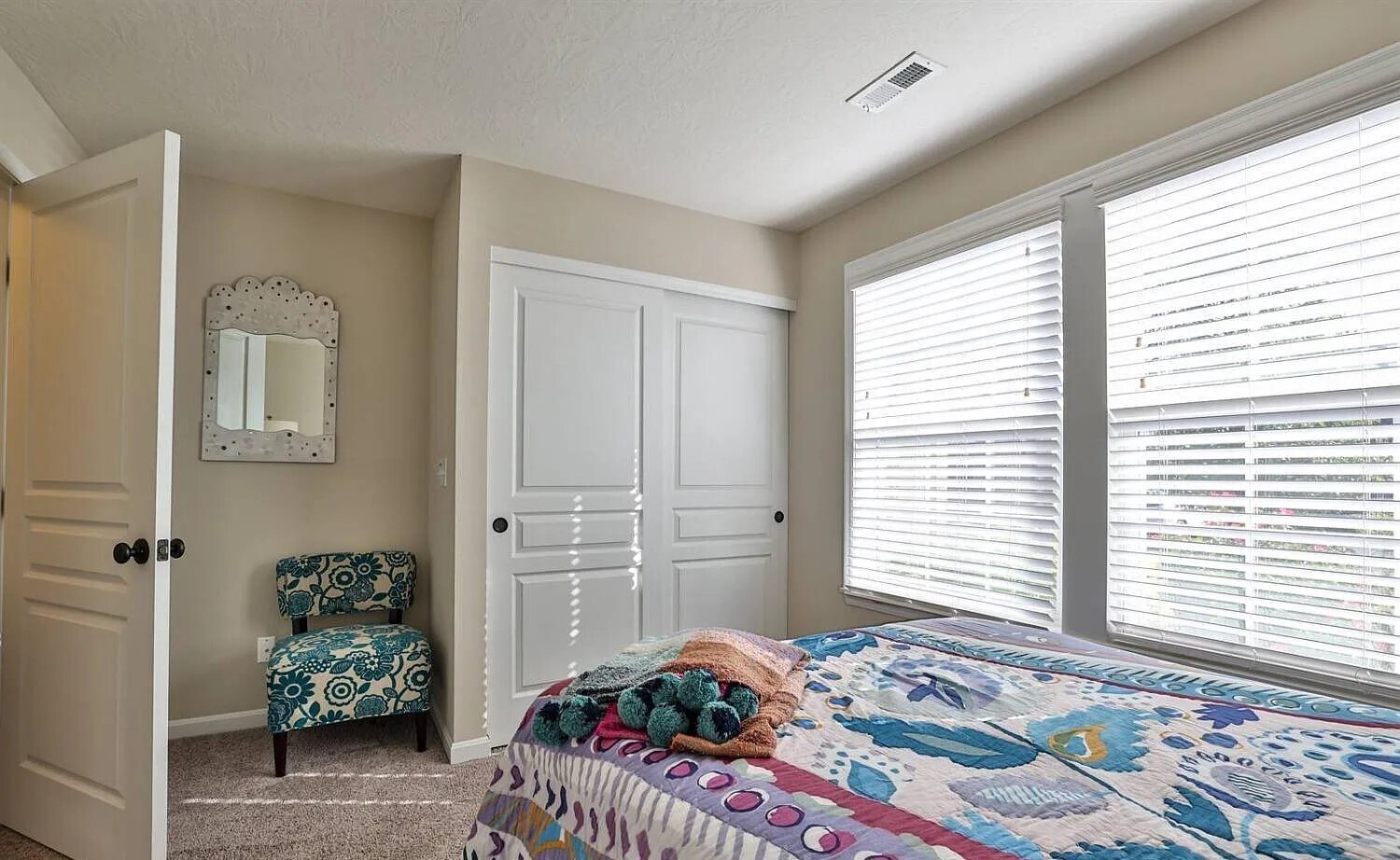 Building Photo - 7947 Oakbridge Way