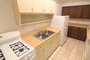 Building Photo - 442 S Trenton Ave