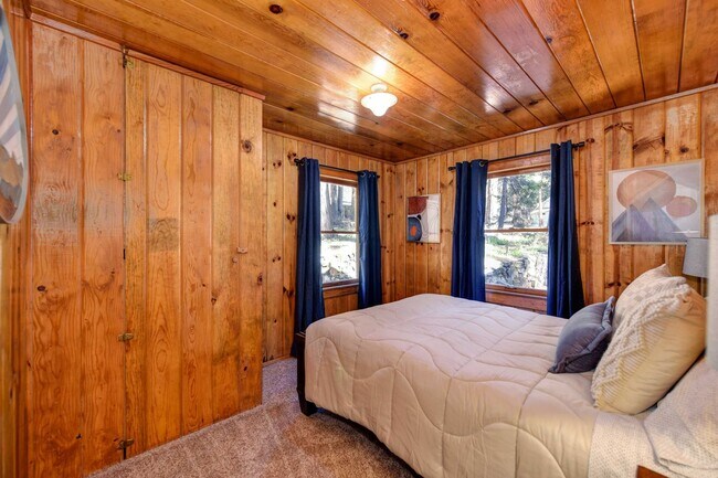 Building Photo - Adorable Home Available June 26th!