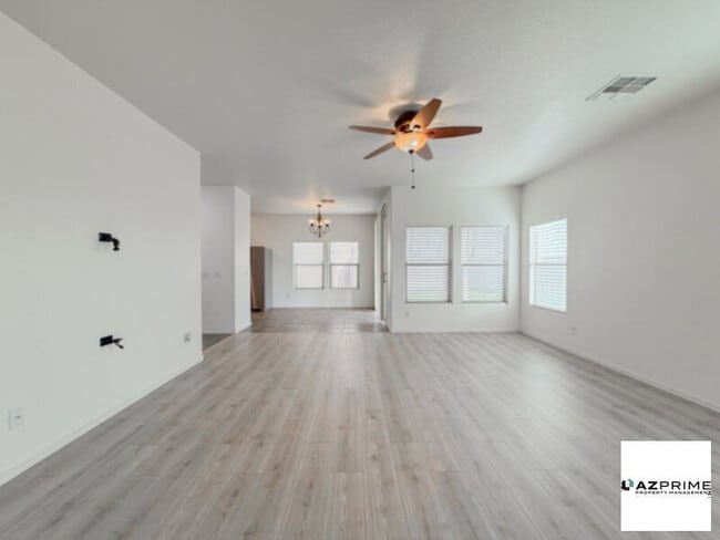 Building Photo - 7709 S 63rd Dr