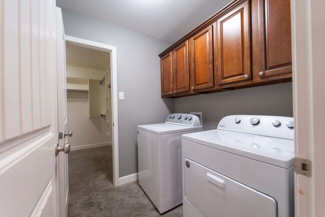 Building Photo - 1315 Alex St