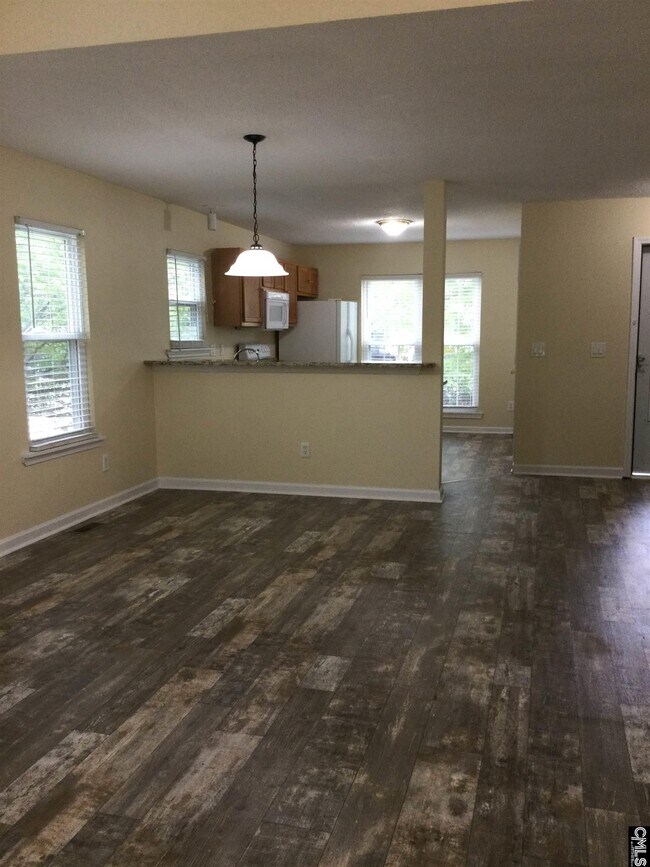 Building Photo - 15 Lamplighter Ct