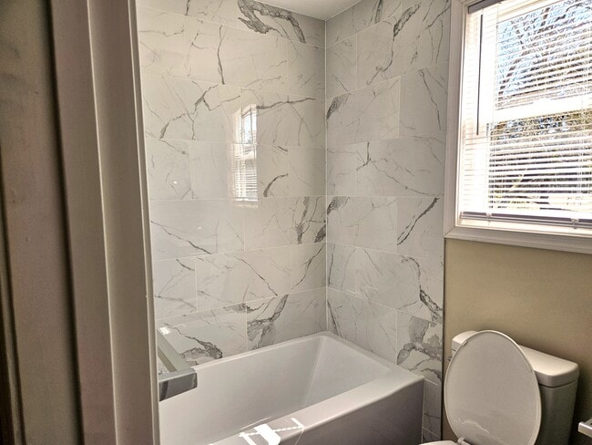 Building Photo - 1840 Cedar Hall Rd