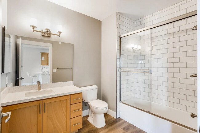 Building Photo - Incredible unit in Aptos Village where pla...