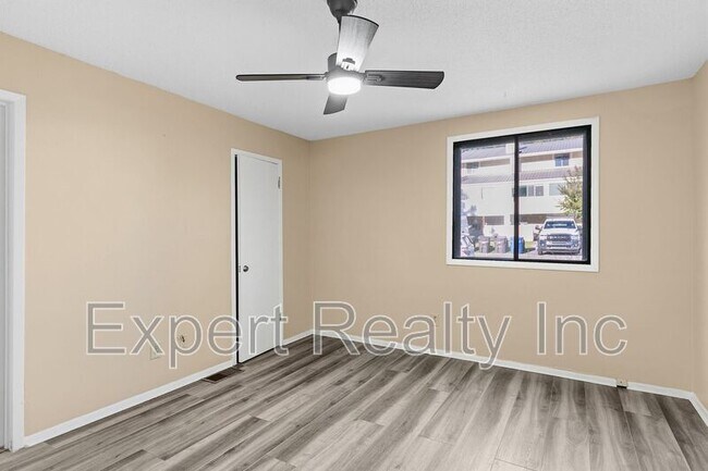 Building Photo - 510 Running Brook Rd