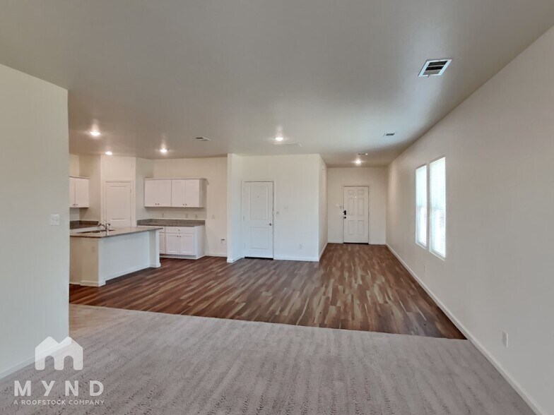 Building Photo - 6301 Tropicana Way
